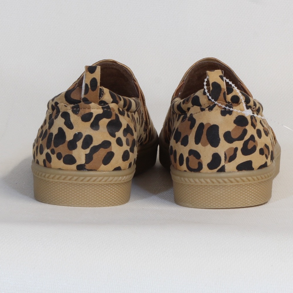 Earth Origins Tan & Black Zeni Zelle Wide Leopard Animal Print Slip-On Sneakers - Picture 5 of 10